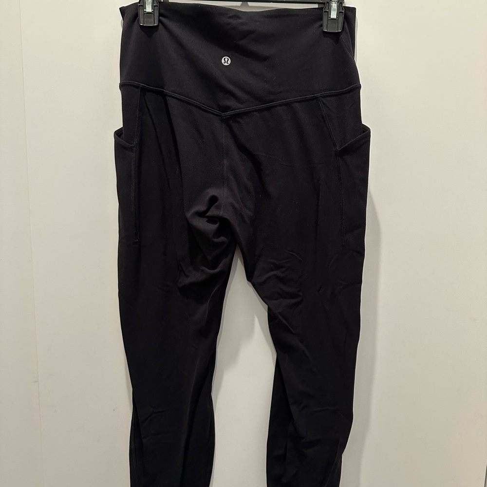 Lululemon leggings. Black align with pockets size 10. Only worn a few times.